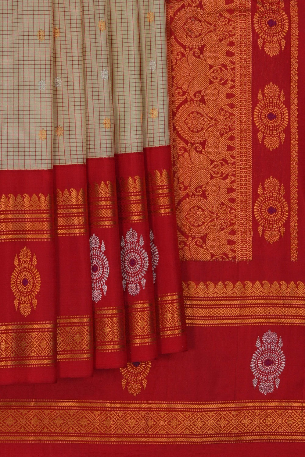 Gadwal Silk Kattam Off-White Saree