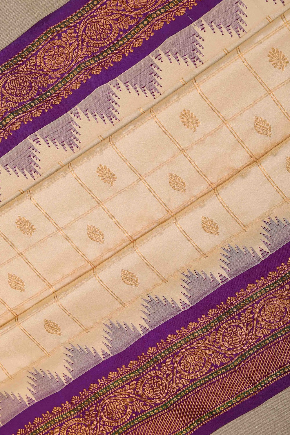 Image of Gadwal Silk Kattam Cream Saree