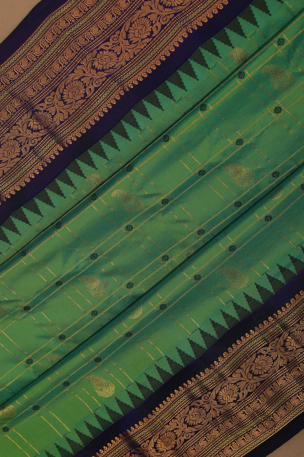 Gadwal Silk Kattam Green Saree