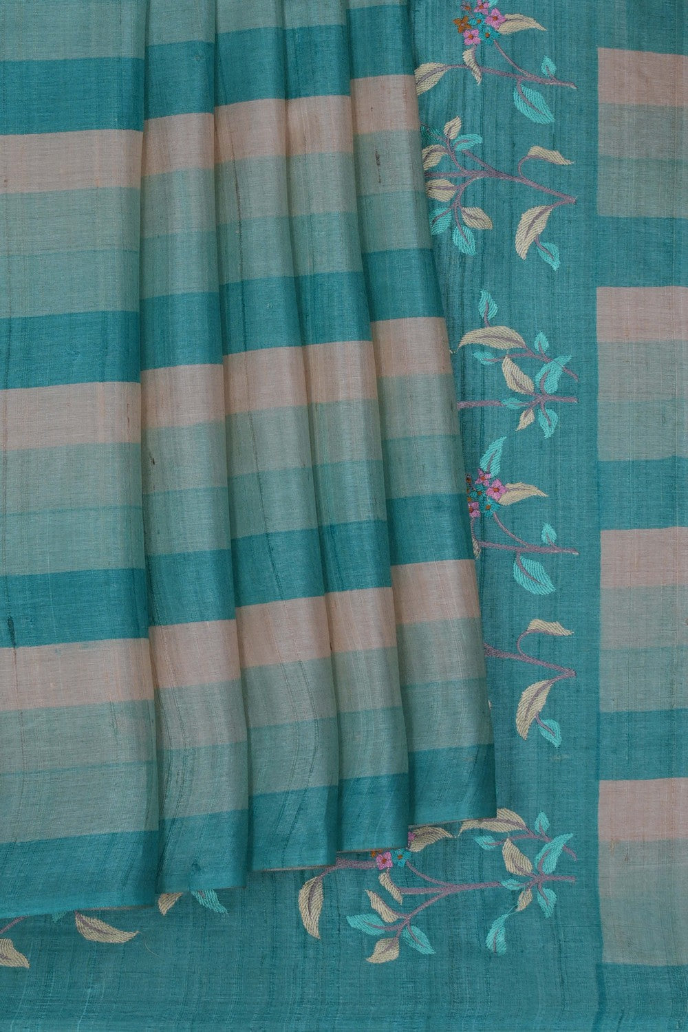 Image of A Simple Yet Elegant Embroidery Saree
