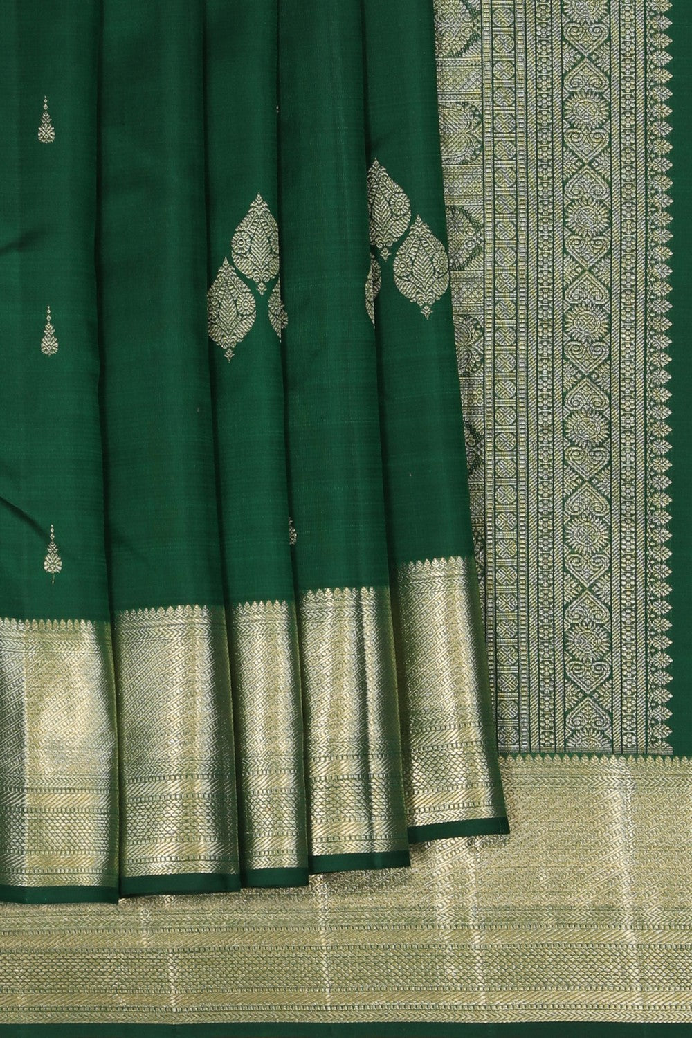 Image of Kanchipattu Leaf Green Saree