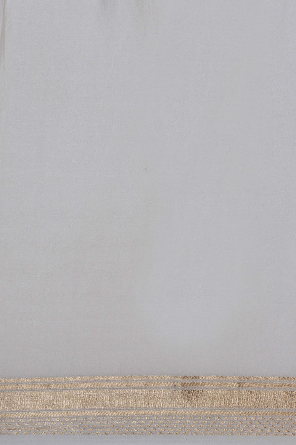 Image of Binny Crepe Off-White Saree