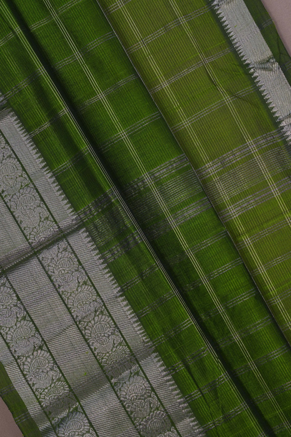 Image of Mangalgiri Zari Kattam Green Saree