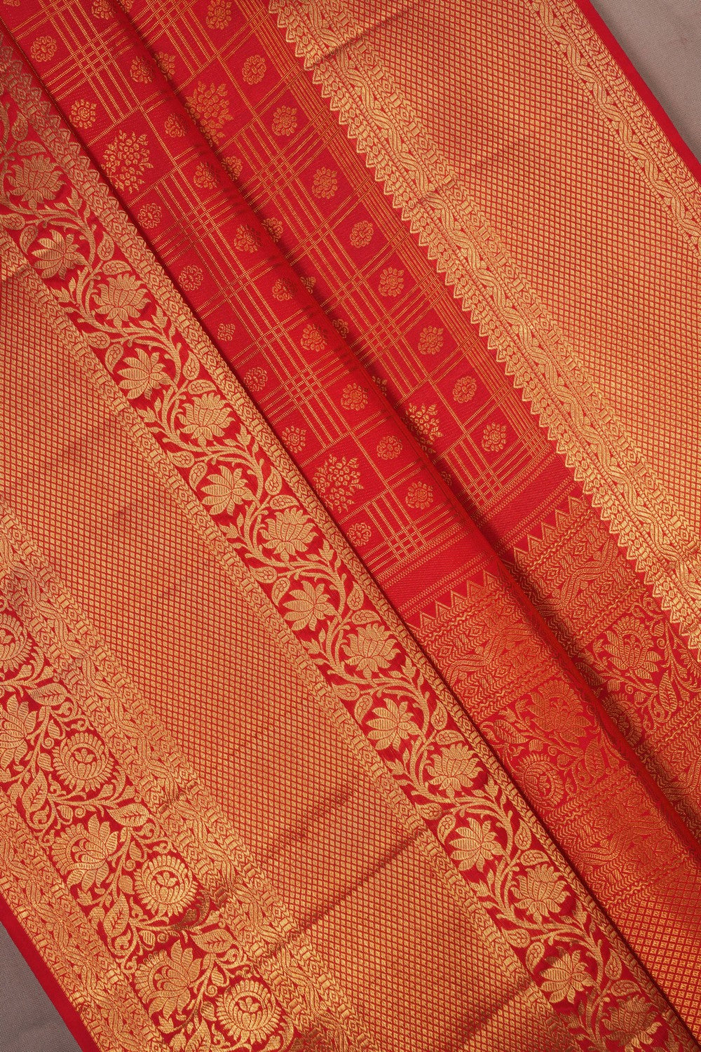 Image of Red Kanchipattu Kattam Saree
