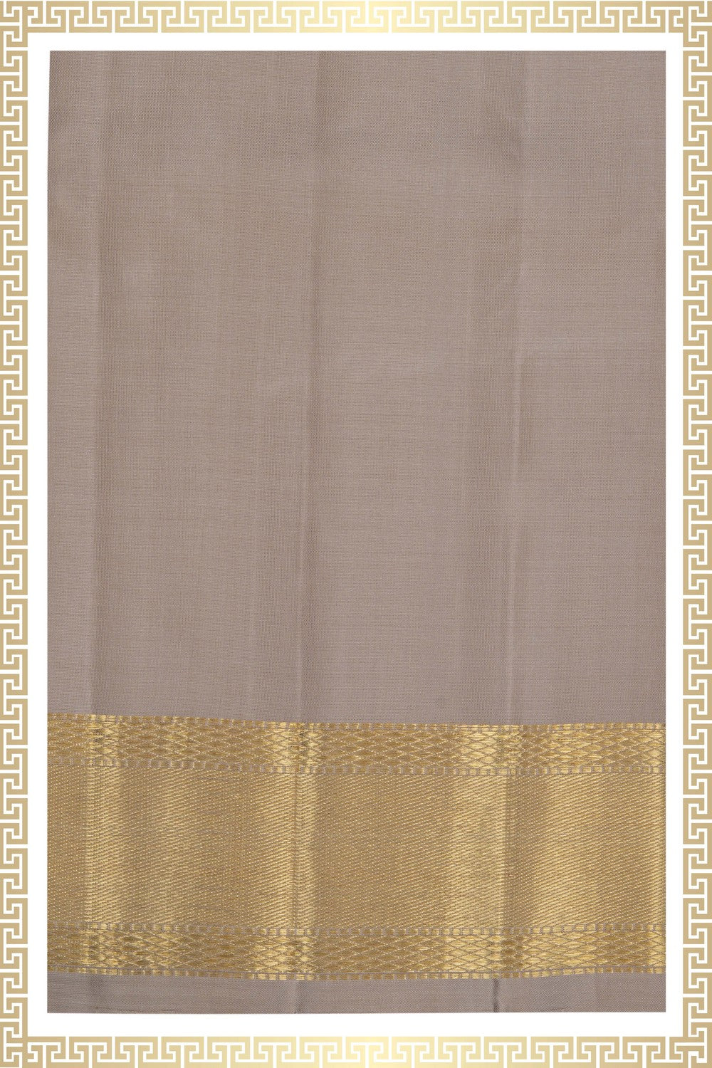 Image of Kanchipuram Silk Dhoti With Kanduva (8 X 4) 2 PCS Set