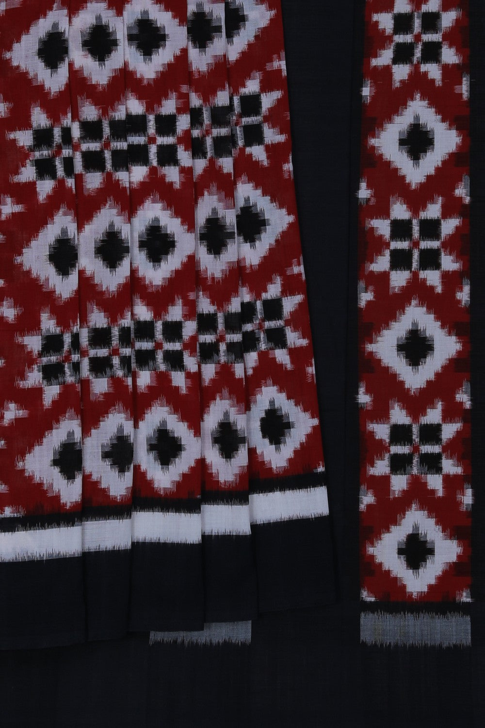 Image of Pochampally Ikat Geometric Pattern Saree