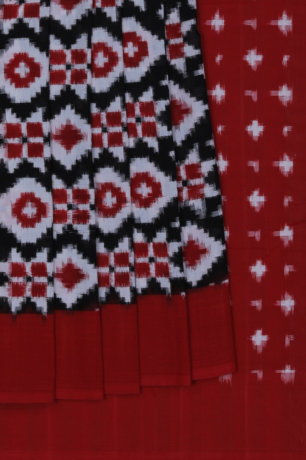 Image of Pochampally Ikat Geometric Pattern Saree