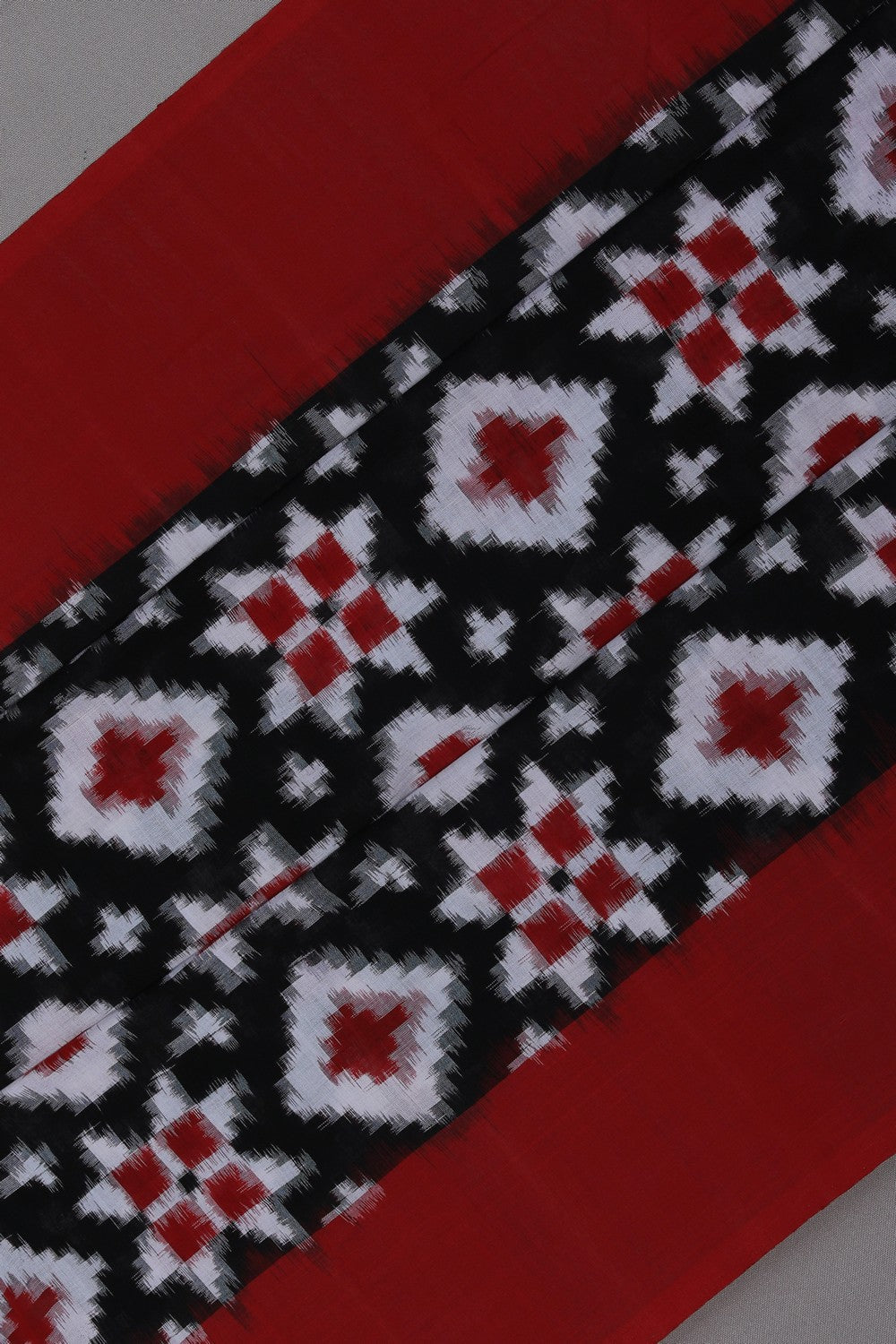 Image of Pochampally Ikat Geometric Pattern Saree