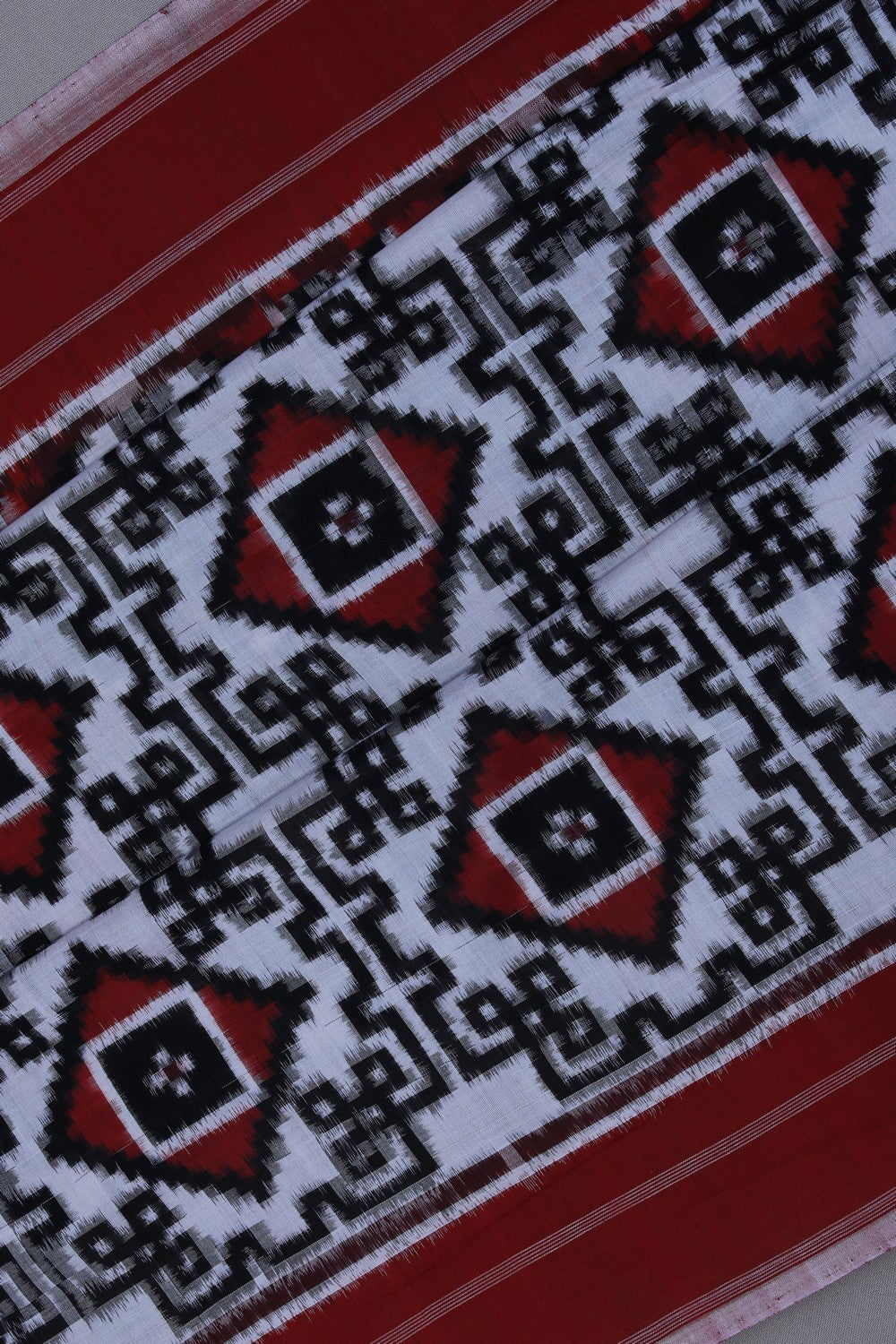 Image of Pochampally Ikat Geometric Pattern Saree