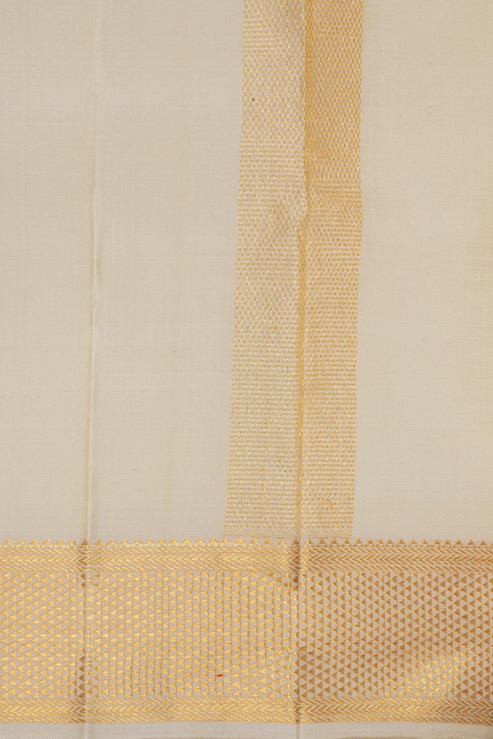 Image of Kanchi Silk Cream Dhoti With Kanduva (8 X 4) 3PCS