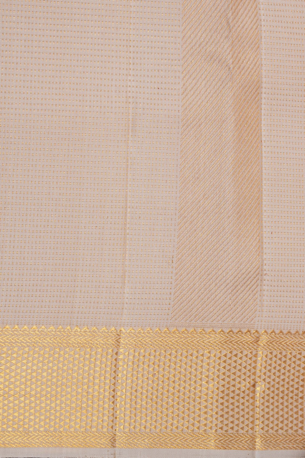 Image of Kanchi Silk Cream Dhoti With Kanduva (8 X 4) 3PCS