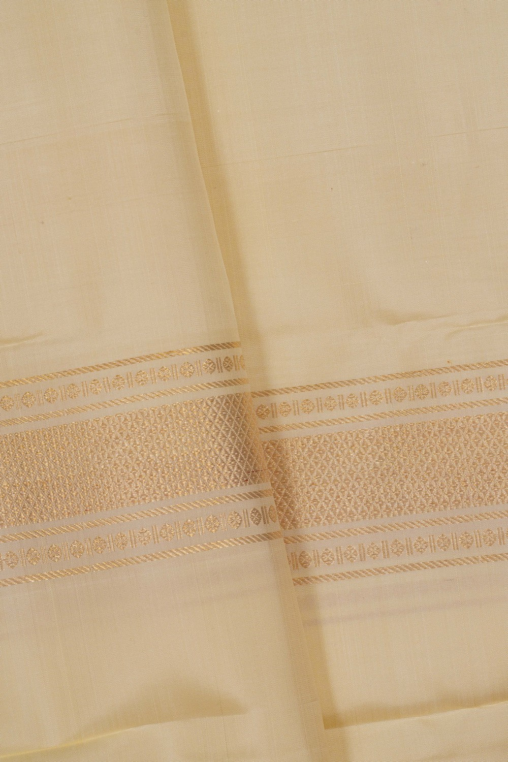 Image of Kanchi Silk Cream Traditional Dhoti With Kanduva (8 X 4)