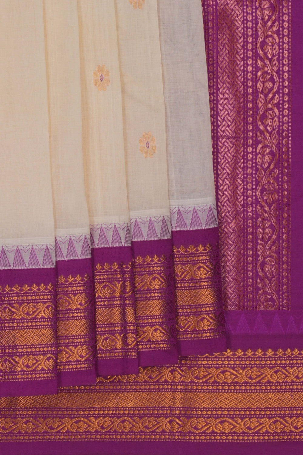 Image of Gadwal Cotton Off-White Saree
