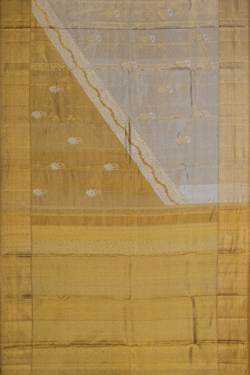Image of A Gold Kanjivaram Silk Tissue Saree