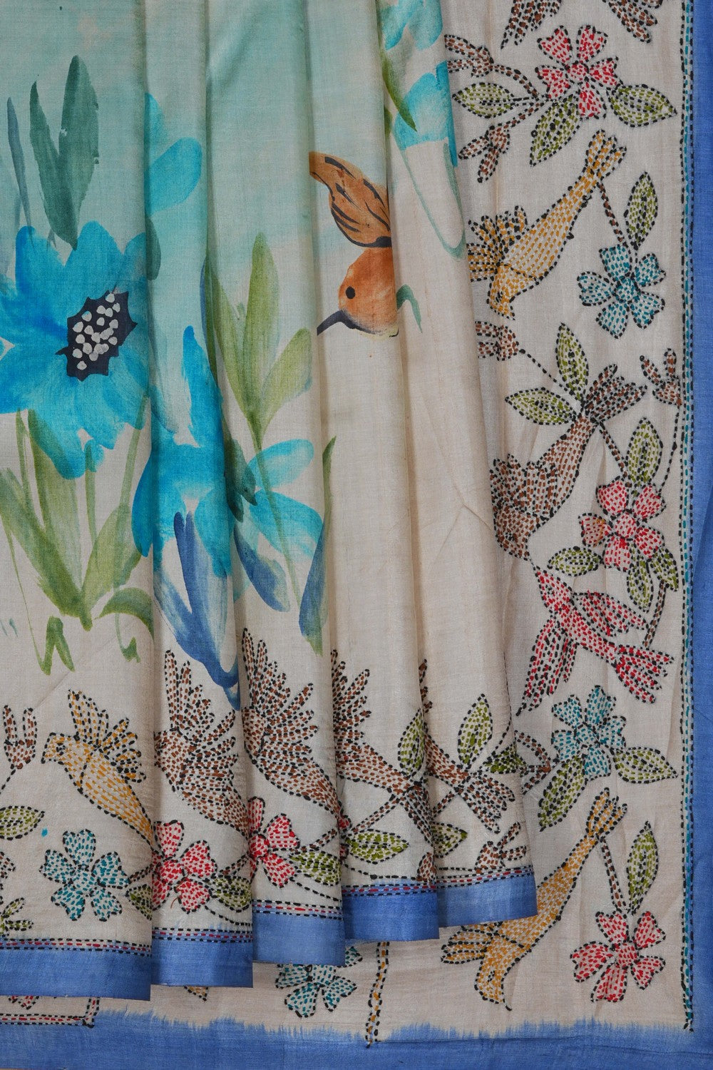 Image of This artistic fusion lends the drape a distinctive character