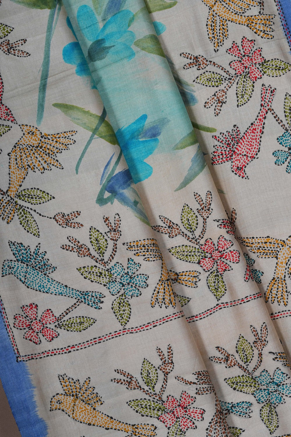 Image of This artistic fusion lends the drape a distinctive character