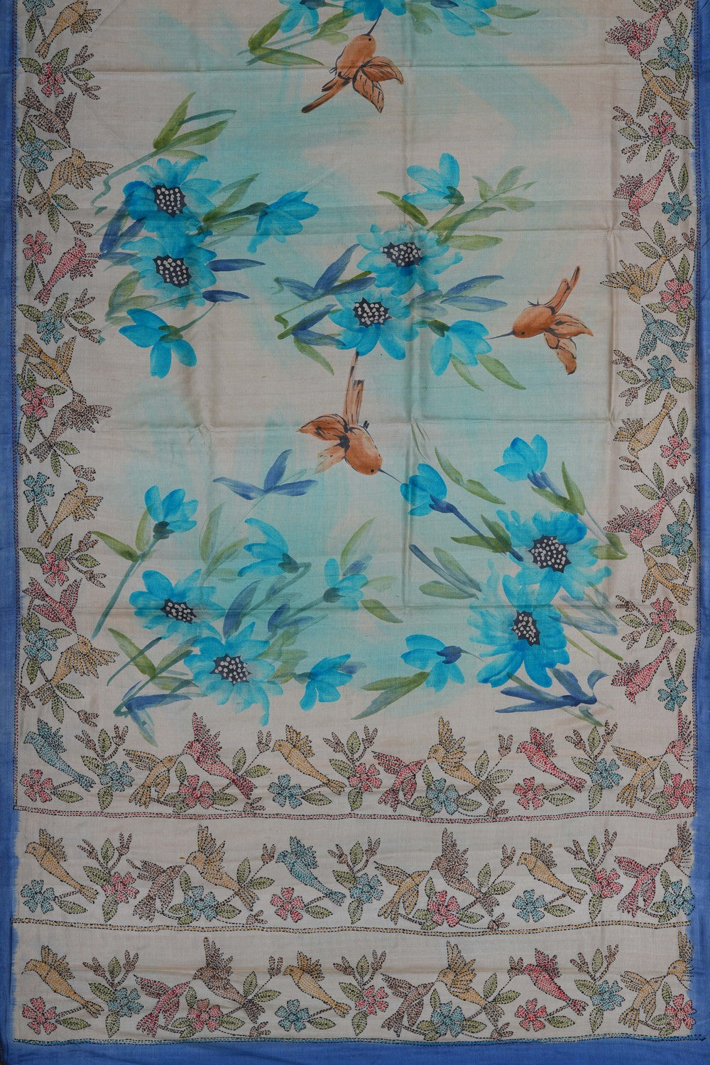 Image of This artistic fusion lends the drape a distinctive character