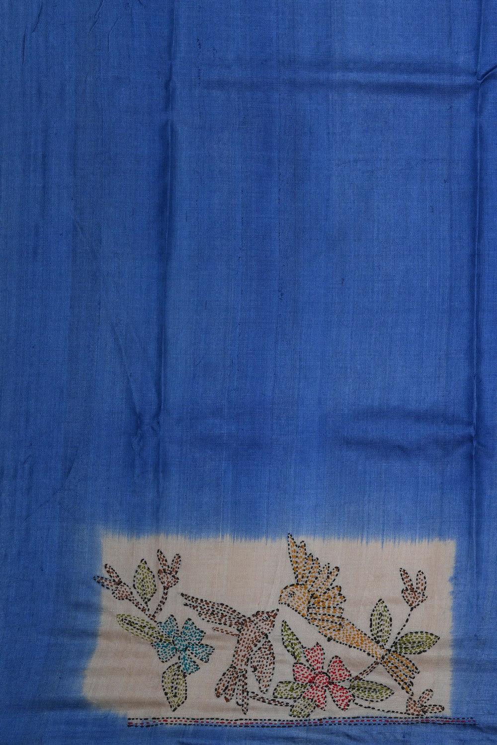 Image of This artistic fusion lends the drape a distinctive character