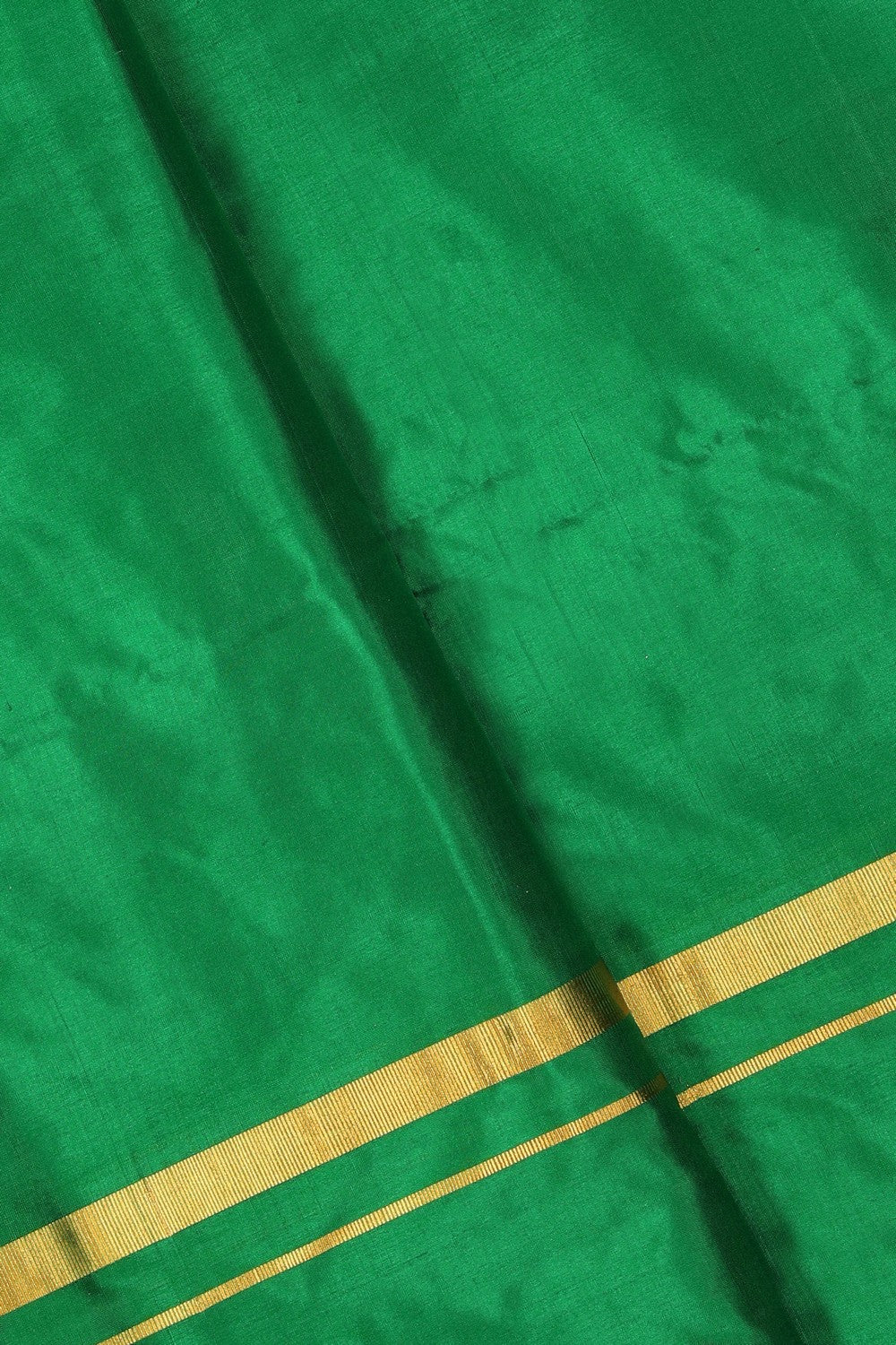 Image of A Green Silk Dhoti With Kanduva (8 X 4)