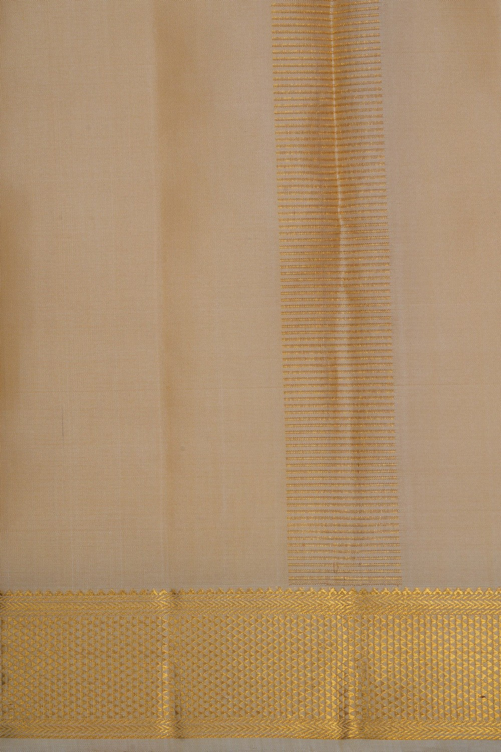 Image of Kanchi Silk Cream Dhoti With Kanduva (8 X 4)