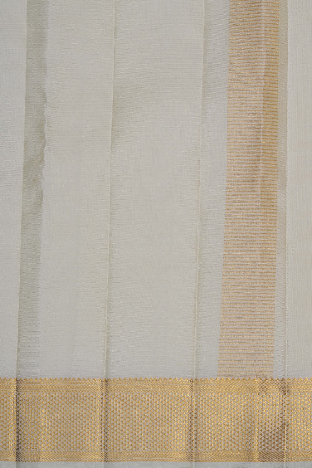 Image of Kanchi Silk Off-White Dhoti With Kanduva (8 X 4)