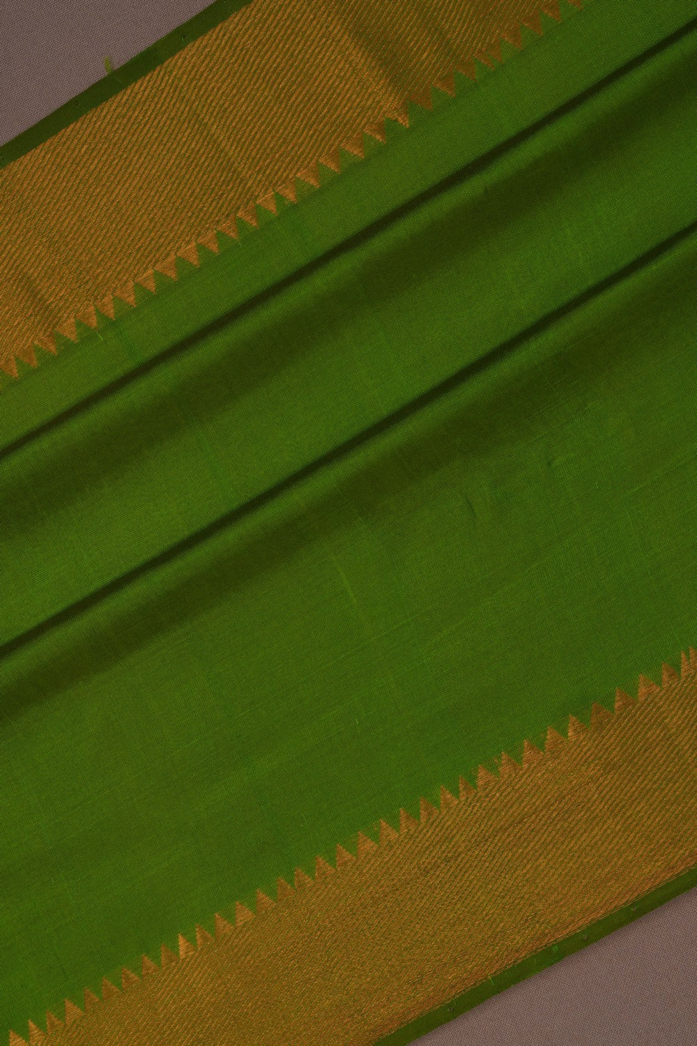 Image of Mangalgiri Silk Green Saree