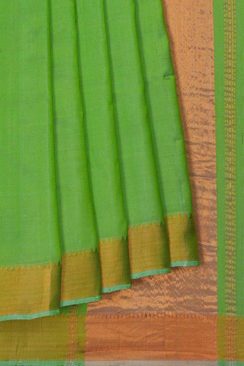 Image of Mangalgiri Silk Green Saree