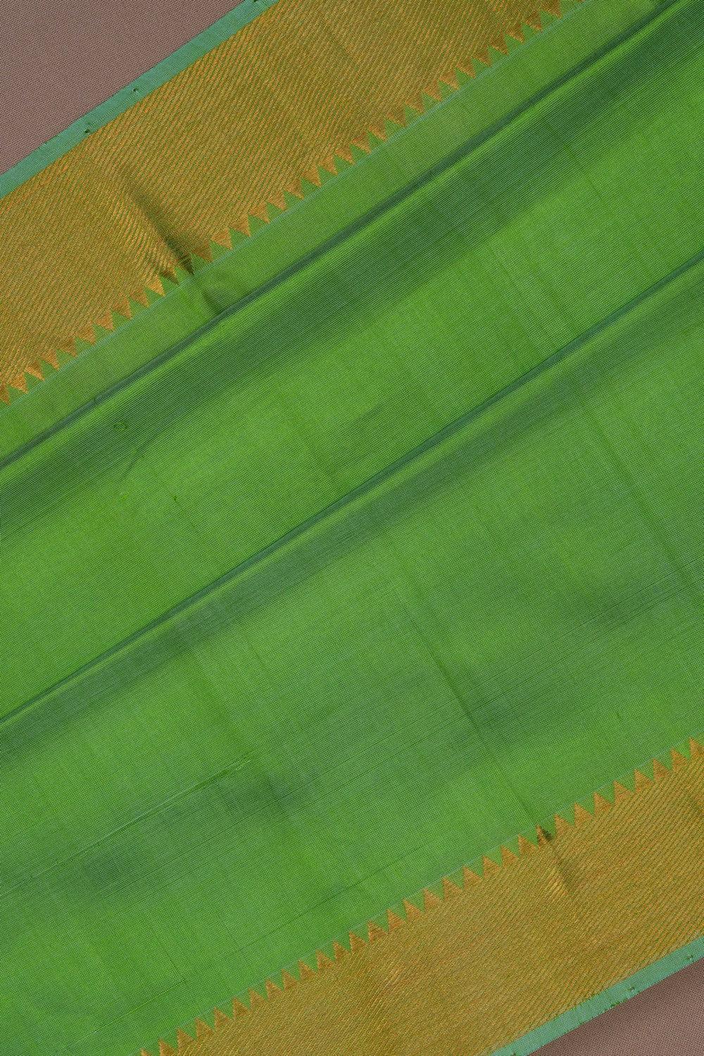 Image of Mangalgiri Silk Green Saree