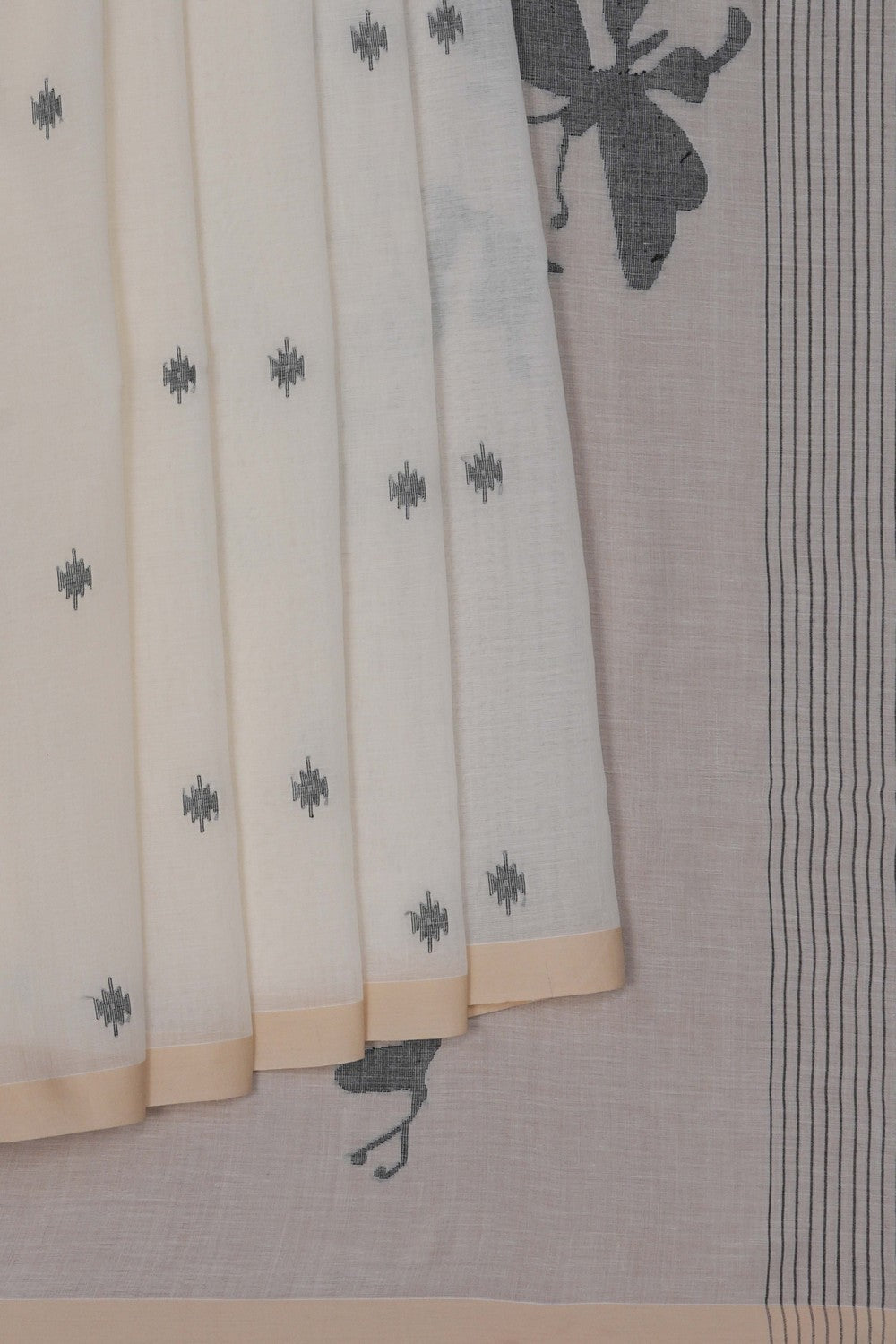 Image of Dhakai Handspun Cotton Saree With Jamdani Pallu