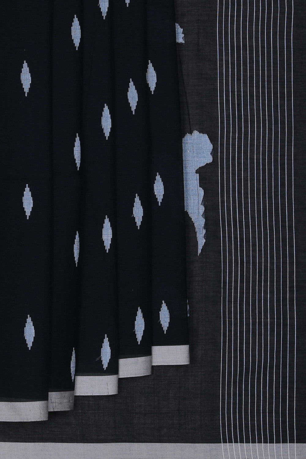 Image of Dhakai Handspun Cotton Saree With Jamdani Pallu