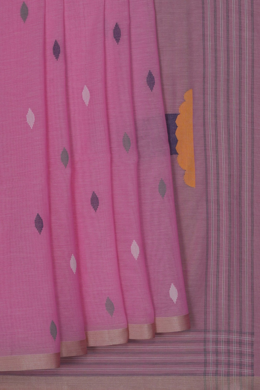 Image of Dhakai Handspun Cotton Saree With Jamdani Pallu