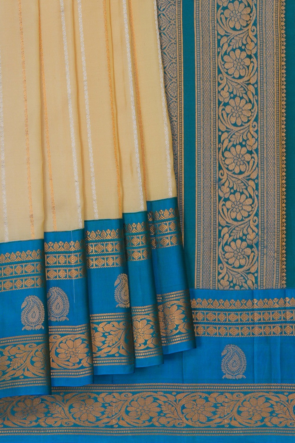 Image of Gadwal Silk Luxurious Cream Saree