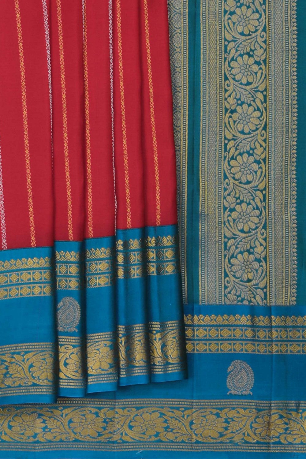 Image of Gadwal Silk Luxurious Red Saree