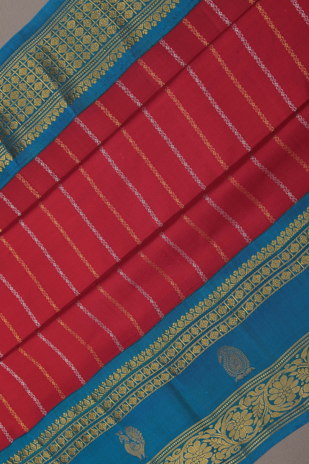 Image of Gadwal Silk Luxurious Red Saree