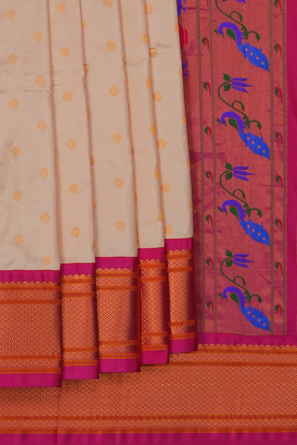 Image of This Paithani-Inspired Gadwal Ivory Off-White Saree