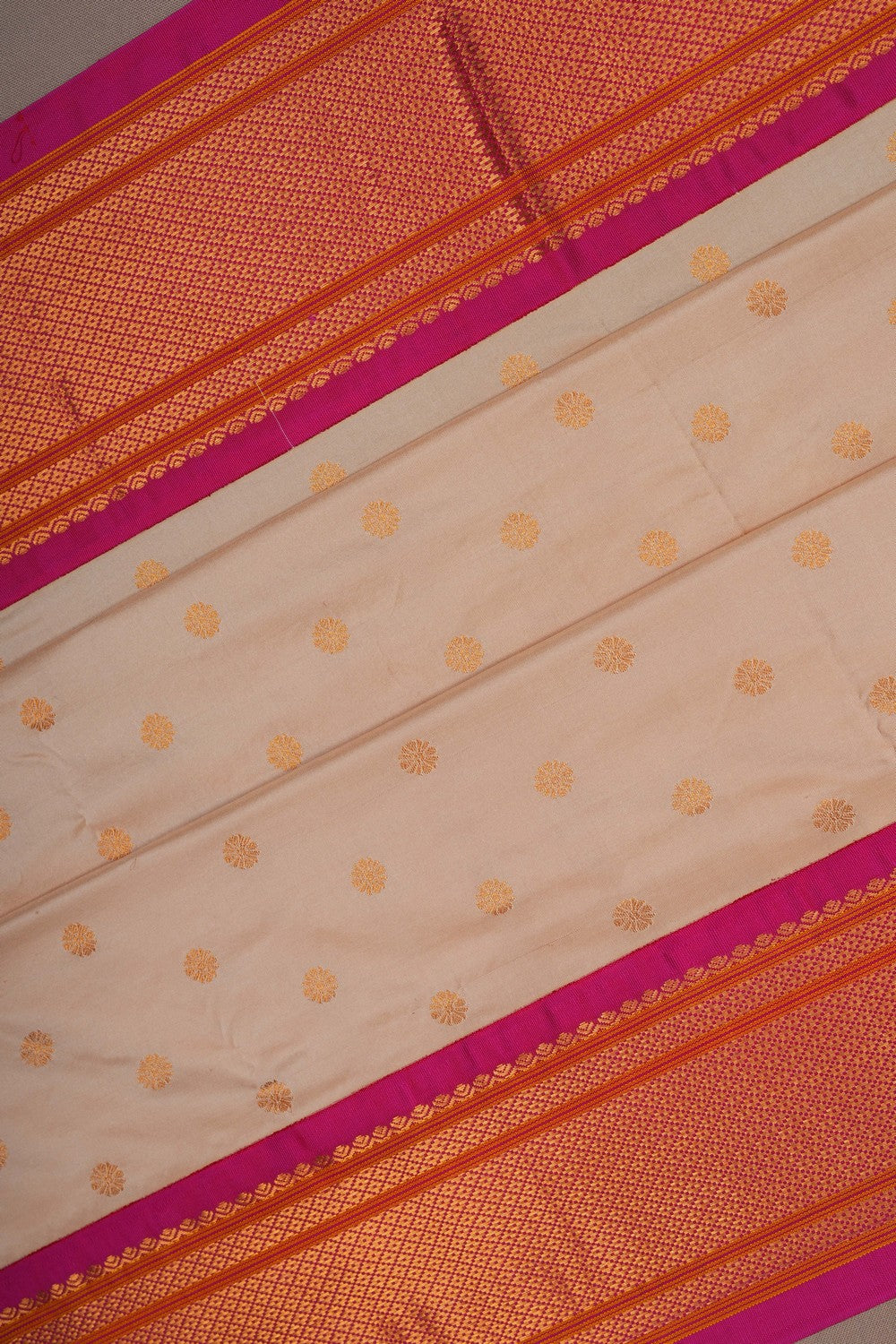 Image of This Paithani-Inspired Gadwal Ivory Off-White Saree