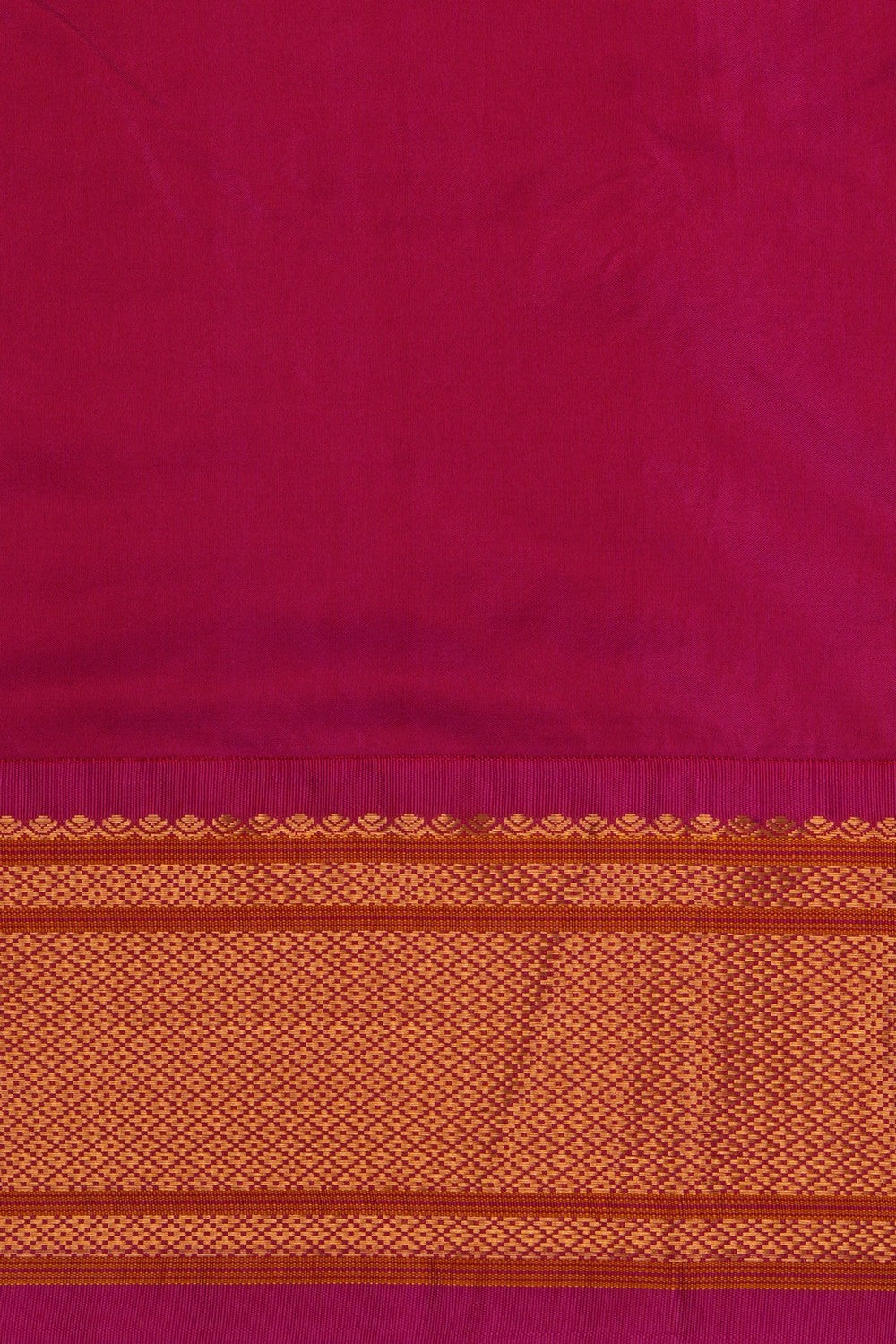 Image of This Paithani-Inspired Gadwal Ivory Off-White Saree