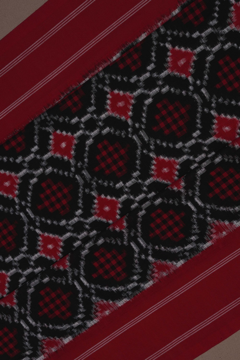 Image of Pochampally Ikat Geometric Pattern Saree