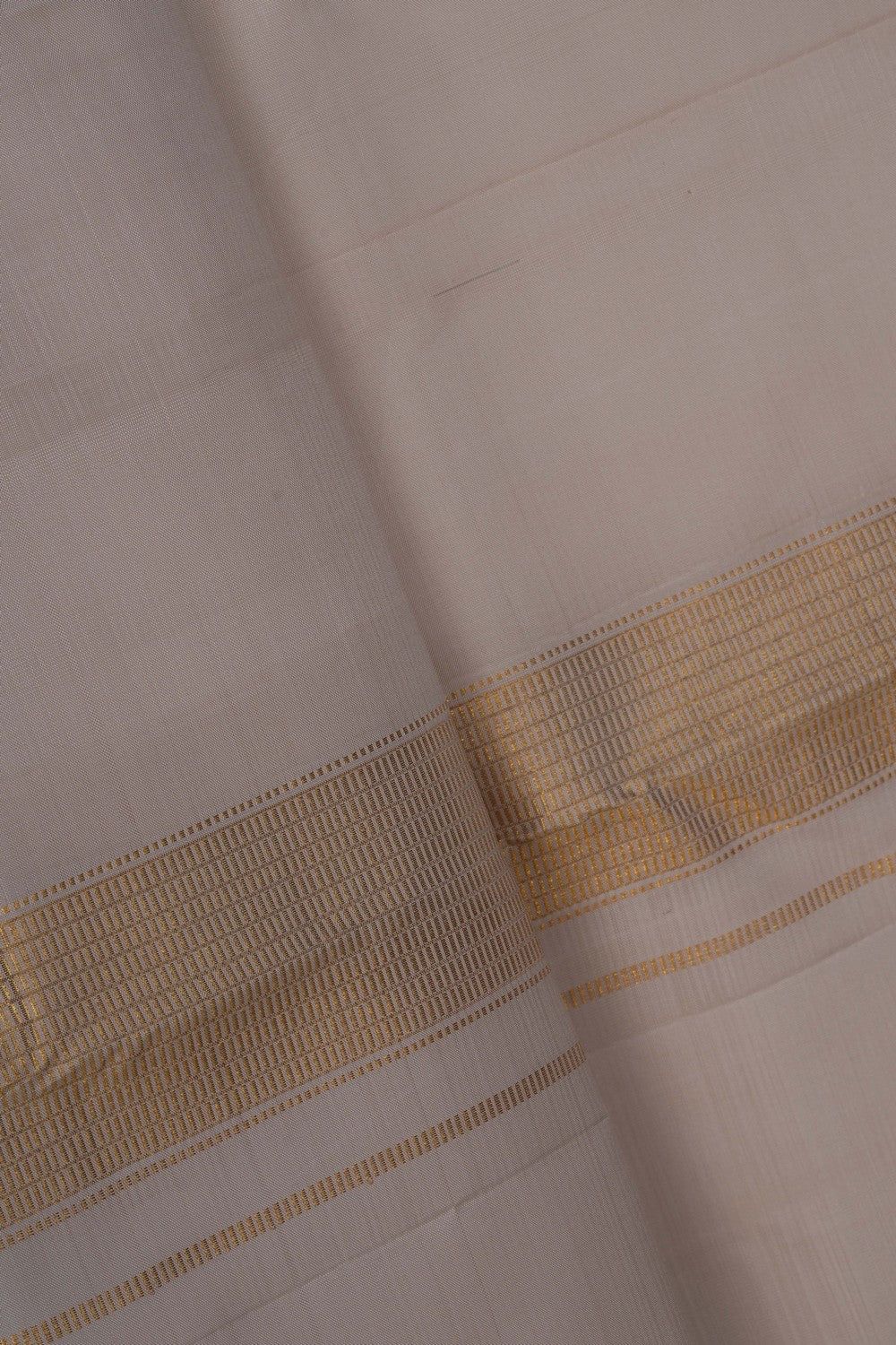 Image of Kanchi Silk Traditional Dhoti With Kanduva (8 X 4)