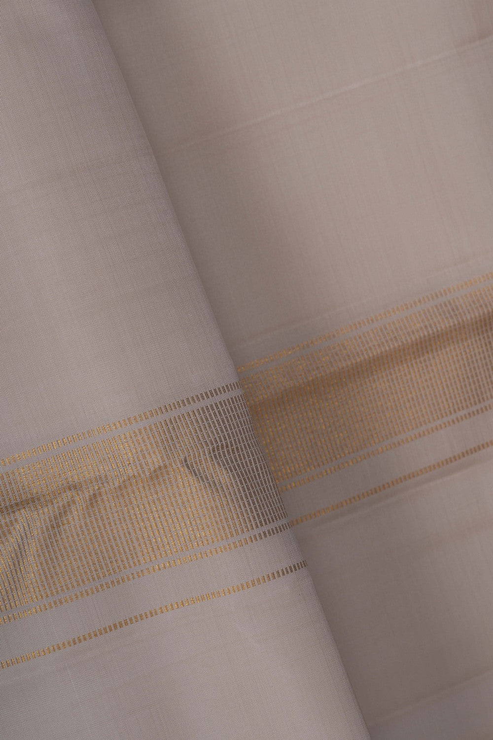 Image of Kanchi Silk Traditional Dhoti With Kanduva (8 X 4)