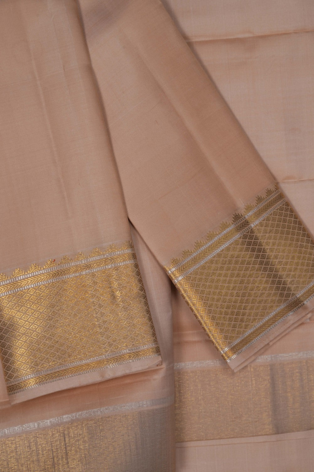 Image of Kanchi Silk Traditional Dhoti With Kanduva (8 X 4)