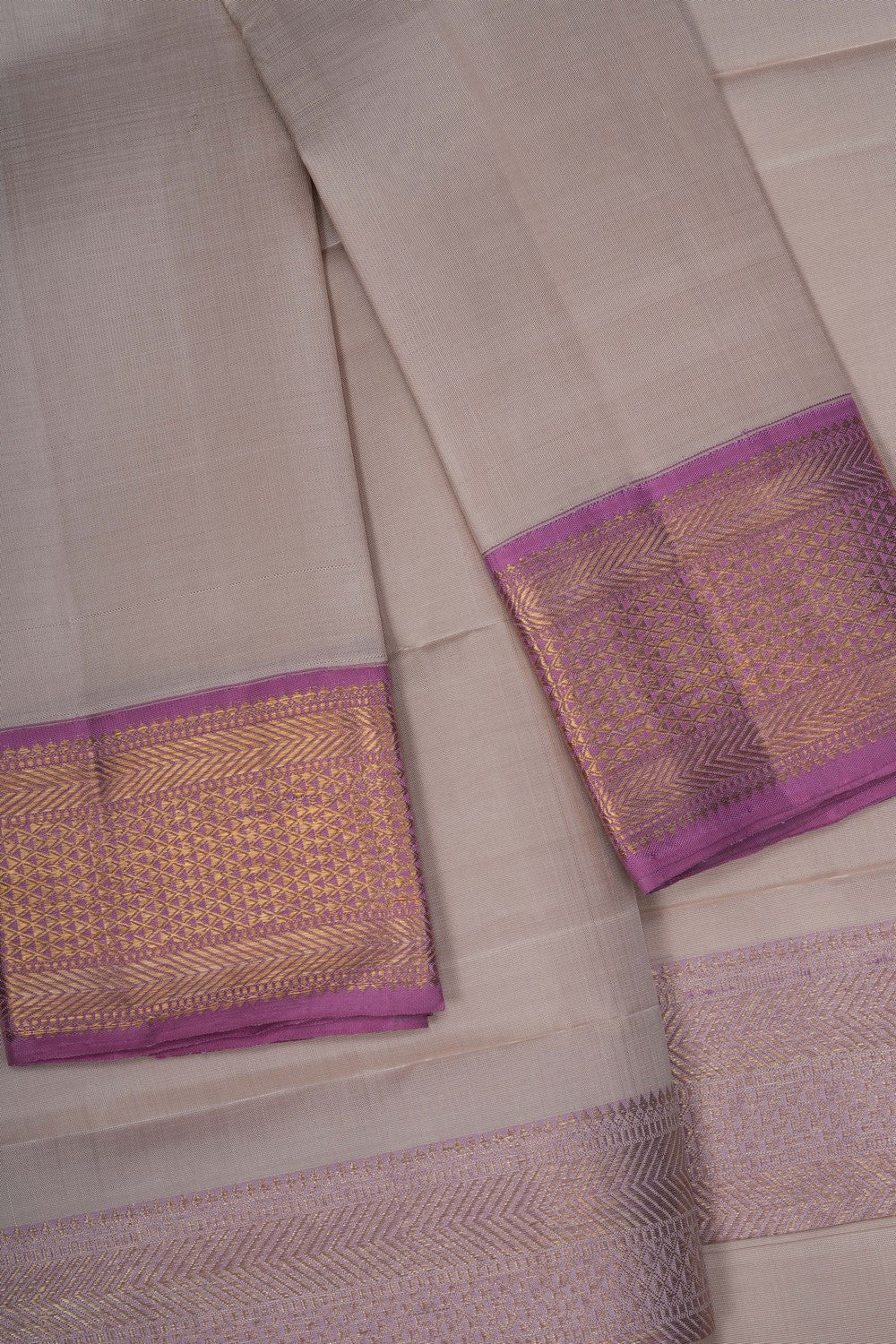 Image of Kanchi Silk Traditional Dhoti With Kanduva (8 X 4)