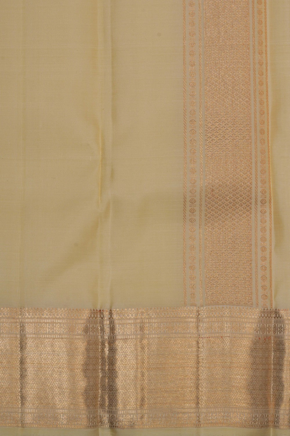 Image of Kanchi Silk Traditional Dhoti With Kanduva (8 X 4)