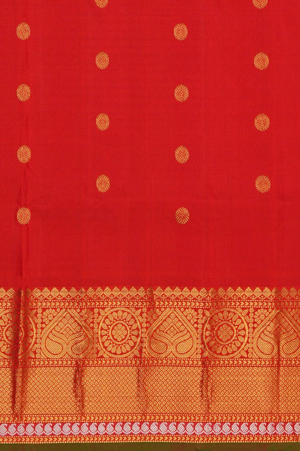 Image of Gadwal Silk Kattam Off-White Saree