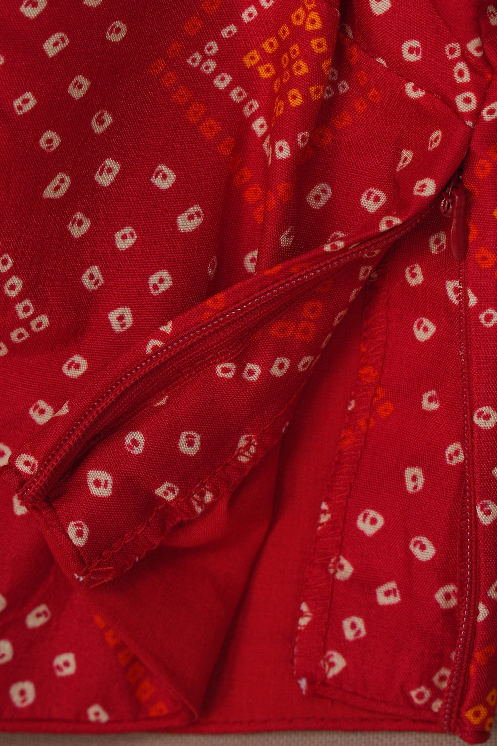 Image of Grey Saree with Zari-Woven Motifs