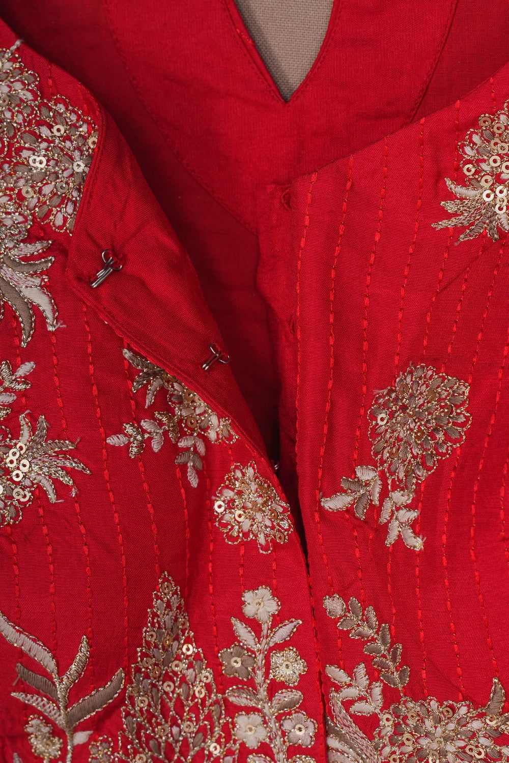 Image of Classy Beige Saree with Zari-Woven Motifs