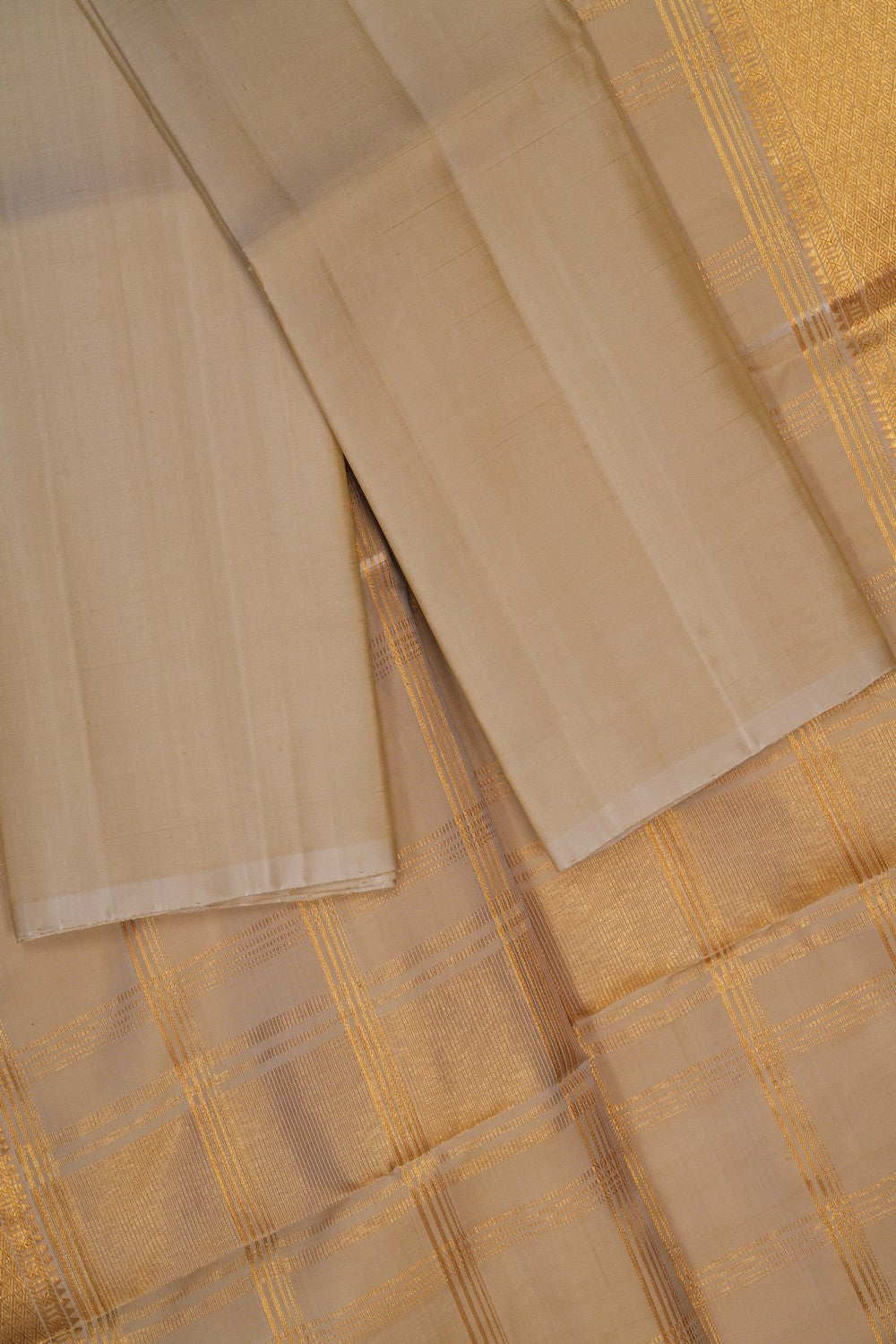 Image of Venkatagiri Silk Dhoti With Kanduva (8 X 4) 3 PCS Set