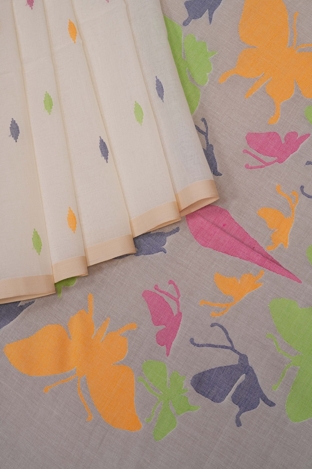 Image of The Dhakai Jamdani Craft Off-White Saree
