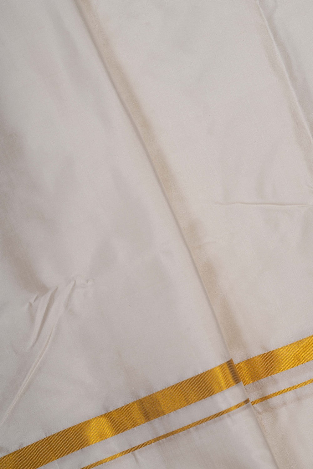 Image of Kanchi Silk Dhoti With Kanduva (8 X 4)