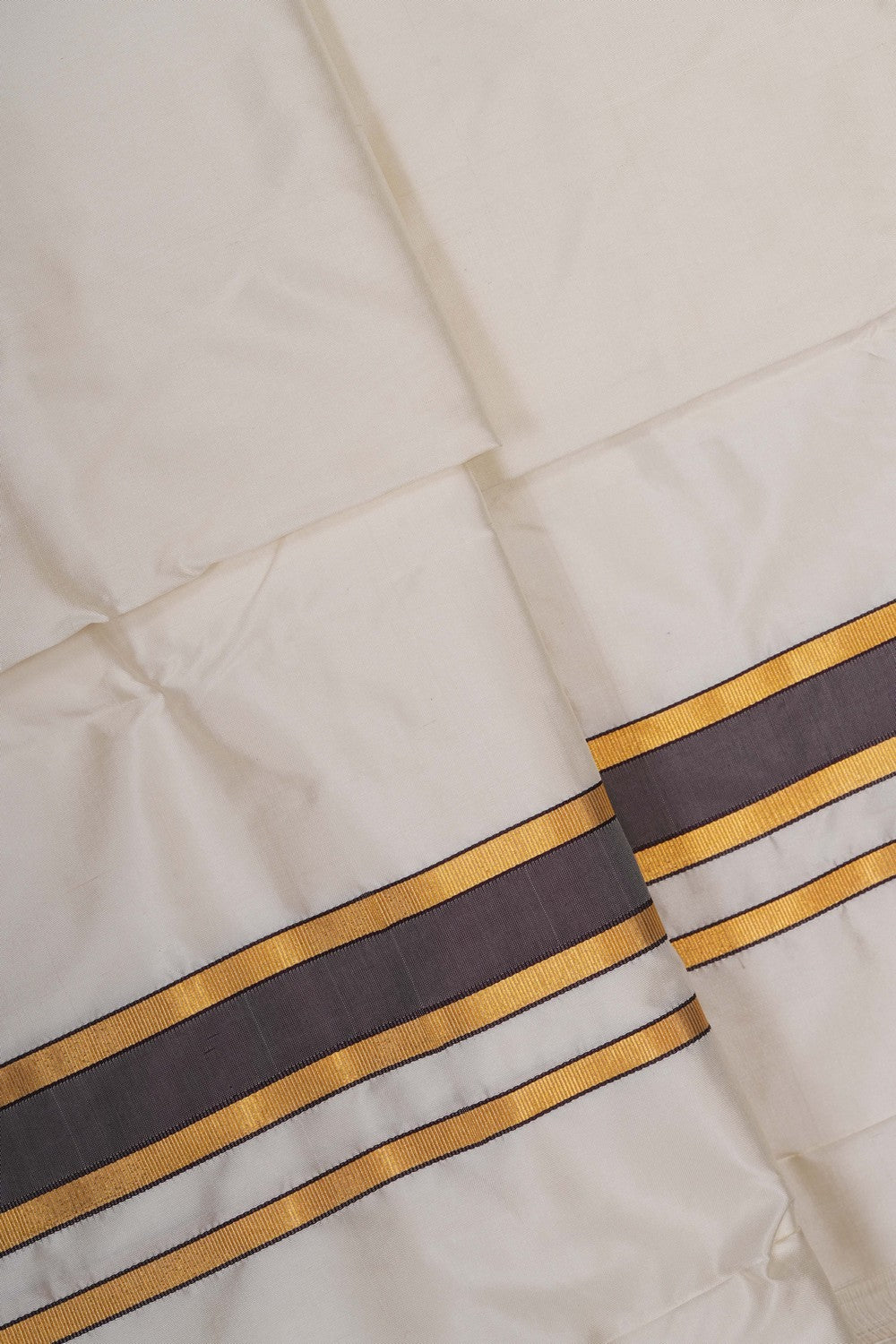 Image of Kanchi Silk Dhoti With Kanduva (8 X 4)